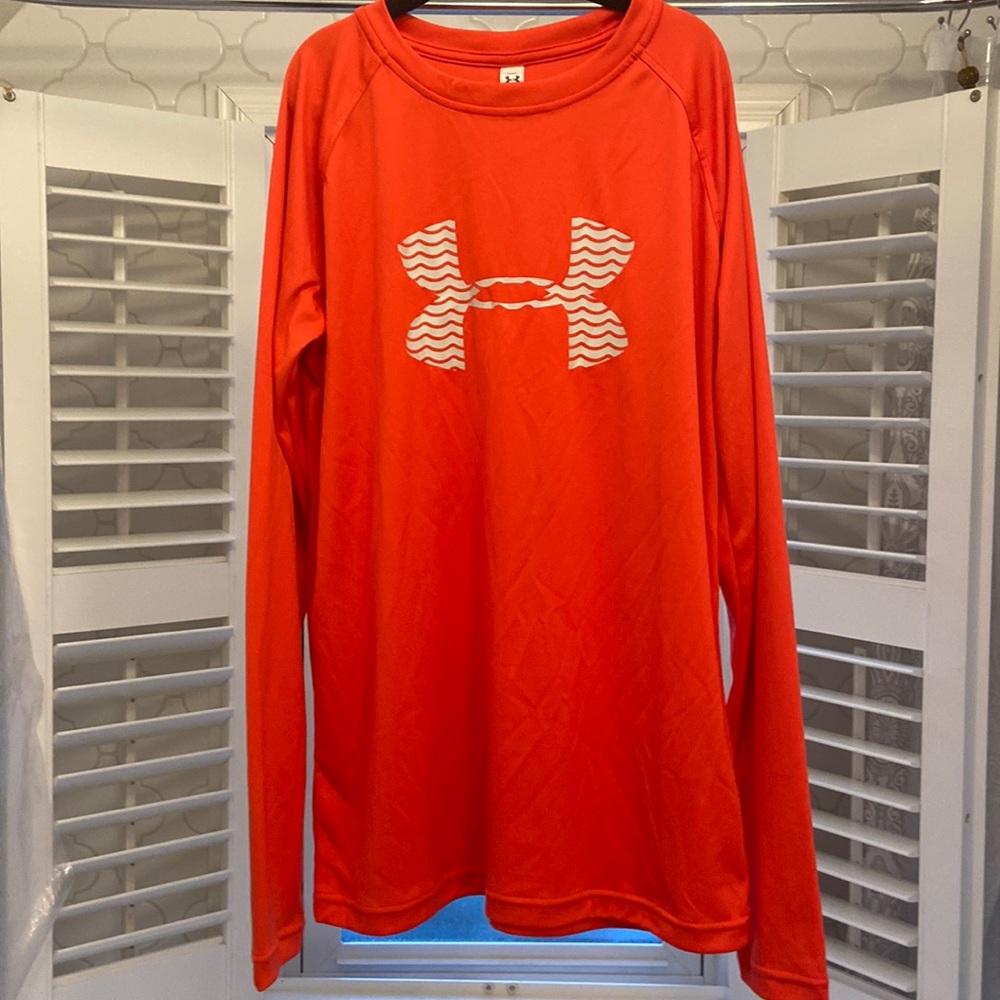 Under Armour youth L heat gear rash guard SPF 50, gently worn